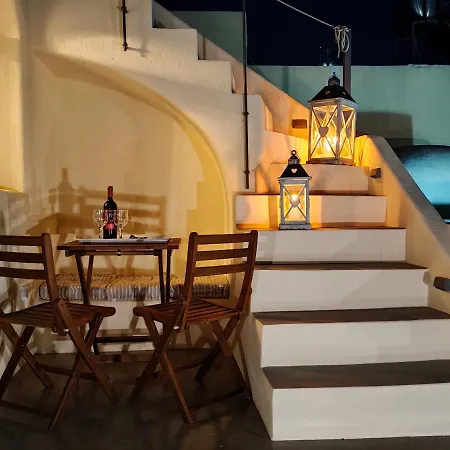 Dreamer's Secret * Emporio (Santorini)