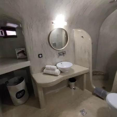 Dreamer's Secret Emporio (Santorini)