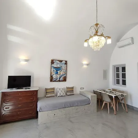 Dreamer's Secret Emporio (Santorini)