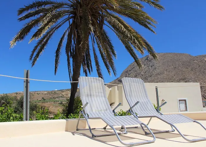 Dreamer's Secret Emporio (Santorini)