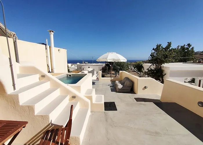 Dreamer's Secret * Emporio (Santorini)